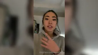 Alaska aka alaskafornia onlyfans Beautiful chick jerks off her cunt