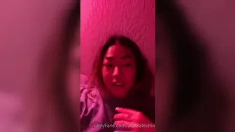 Alaska aka alaskafornia onlyfans Wet babe sticks a big sex toy inside herself