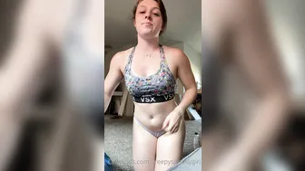 freckledspirit onlyfans Busty dark-skinned girl playing with the clitoris