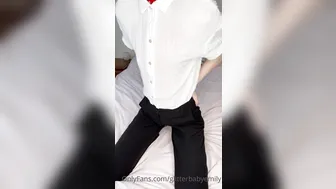 glitterbabyemily onlyfans Naughty bitch gently pulls wet pink hole