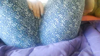 chubbyguati onlyfans Kleine SchГ¶nheit fickt mit Spielzeug