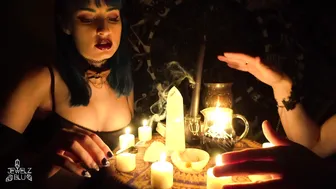 Jewelz Blu aka jewelzblu onlyfans Sexy chick pulls juicy wet pink hole