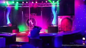 Molly Jane aka mollyjane1011 onlyfans Naughty brunette masturbates her shaved cunt