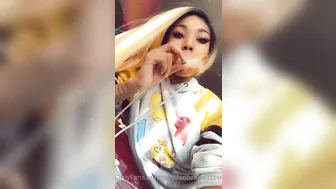 spoiledbrincesstwerks onlyfans Shining fucks glass toy