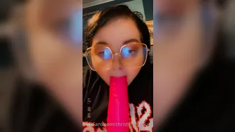 christinethequeenn onlyfans Gorgeous female masturbates vagina