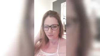 thenadinejansen onlyfans scrawny babe loves to play with her fingers