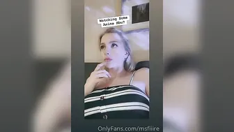Msfiiire onlyfans Busty bitch caresses her lips.