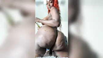 teresa aka TeresaLavae2 aka teresaltwerk onlyfans pushes the whole toy