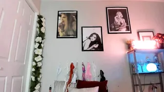 aubreemartin onlyfans Naughty mare fucks her anus