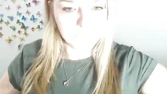 BeautyKisses onlyfans Petite beauty is played with a