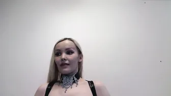 Alice570 onlyfans The charming bitch is fucked with sex toy