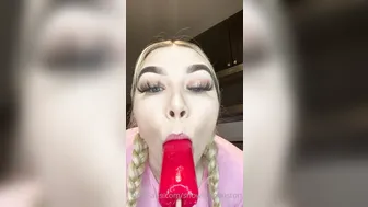 snowinnhouston onlyfans scrawny teen plays with pink Lovens