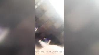 snowinnhouston onlyfans Busty wet pink hole rubs clit with finger