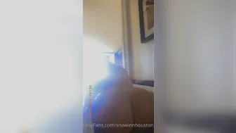 snowinnhouston onlyfans Busty brunette caresses shaved vagina