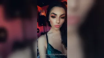 djdarciedolce onlyfans Dark haired babe digging with sex machine