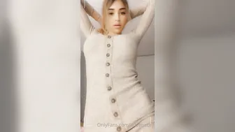 Adelinebri onlyfans British cam girl play with chat