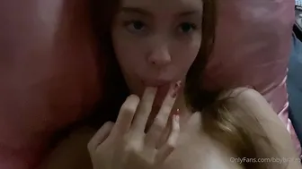 bbybratzo onlyfans Skinny female fucks herself with a 2022