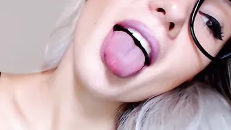 laramarilynsweet incredibly passionate striptease