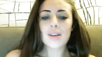 guccibaby98 put the webcam under the table