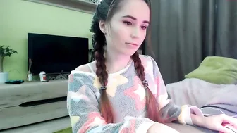 glassi Busty teen fucking pussy with fingers