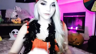 catjira Hot little woman bares chic boobies