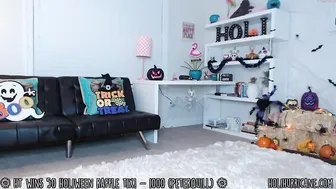 holihurricane Cute bitch masturbates anus