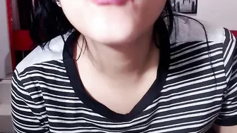 miss_bonnie Spicy chick gently pulls pussy