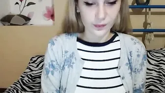 miss_alison Lady performs a gorgeous striptease