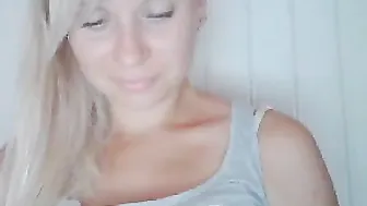 pinkpanther Shy curls yelling from a wild orgasm