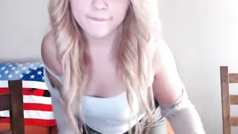 chanelante fucks herself and cums wildly