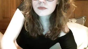 honeyyham Feral bitches masturbate cunt and cum