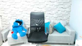 niley_hott Chic mare talks in fries