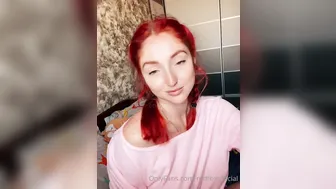 RedFoxOfficial onlyfans Wow teen girl naked in adult show