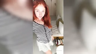 RedFoxOfficial onlyfans Slutty MILF plays with a big toy