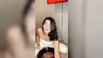 Pupau onlyfans Gorgeous chick fucks both holes