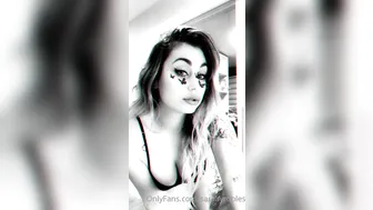 saraayrobles onlyfans Insatiable female fucks sex toy