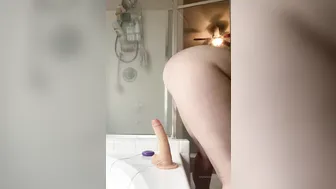 Emily_Renee_SnowBunnyEmily1 onlyfans Hot chick twirls big booty