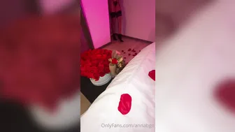 Anna Beggion aka Annabgo onlyfans Hot lady fucks point