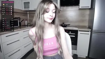 1_arya onlyfans Busty babe posing nude