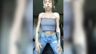 nocapesnicole onlyfans Beautiful passion jumps on a dildo