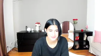 muna_fida onlyfans with a very sexy pink wet pink hole