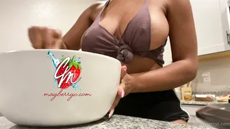 mayberrychynna1 Incendiary lady masturbates both holes with pleasure