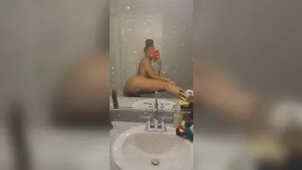 mayberrychynna1 Seductive blonde fucks sex toys