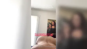 emilivno Gorgeous chick fucks cunt with phallus