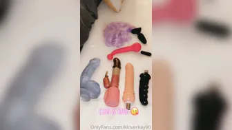 kloverkay90 Cute bitches and jerking pussy