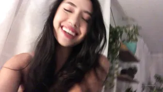 robinmae  slender bitch dancing striptease