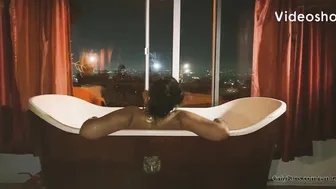 emirafoods Luscious babes lick cunt in pose
