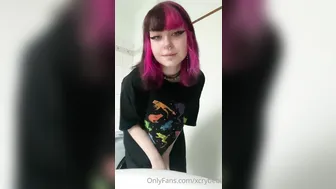 xcrybebi Skinny beauty jerks off in her shower