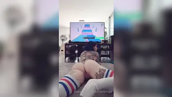 Riae SG onlyfans Gorgeous babe fucks her shaved pussy