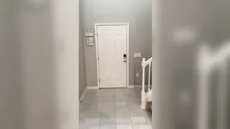 Jadeteen Thick mare fucks both holes